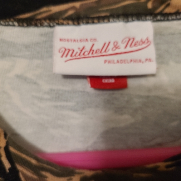 Excellent/like New Condition Mitchell & Ness Celtics Tee Shirt - Picture 5 of 5